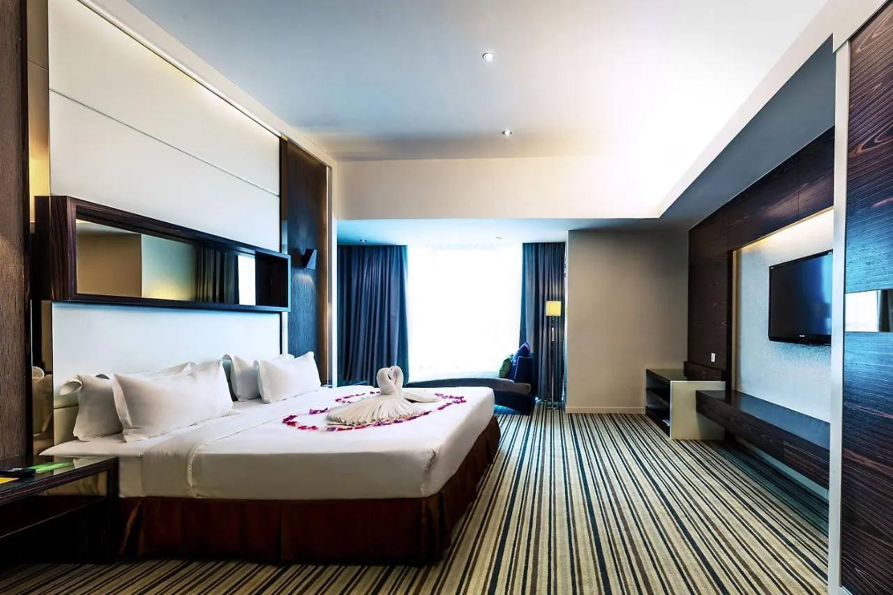 Ixora Hotel Penang Перай
